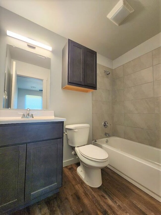 Building Photo - New 3 Bed 2 Bath Duplexes SW 40th & Shields Blvd