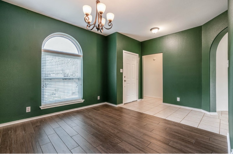 Building Photo - 15718 Knollrun