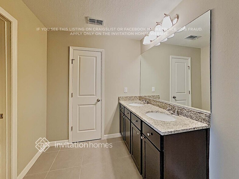 Building Photo - 3122 S Northview Rd