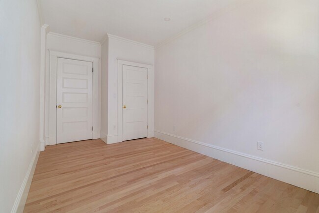 Building Photo - 26 Beals St