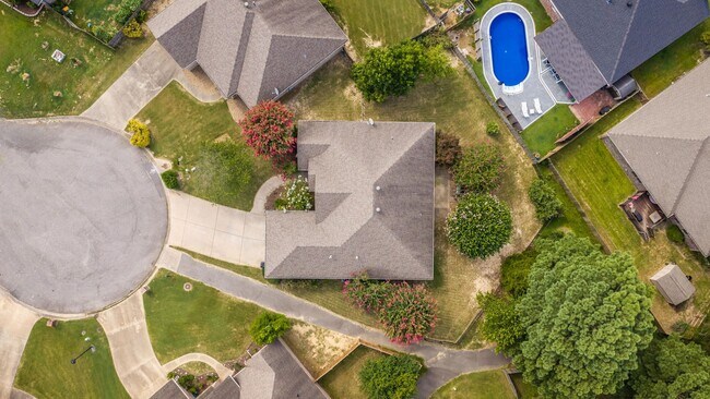 Building Photo - Updated 4BR/2BA One-Level Home on Maumelle Cul-de-Sac — Trail Access