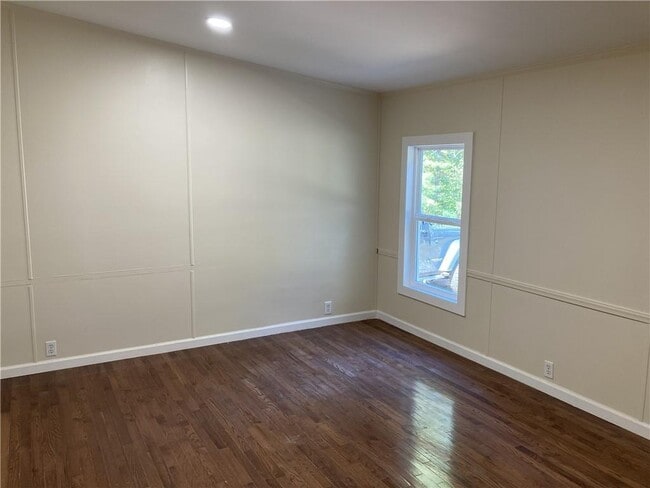 Building Photo - 99 Strawberry Ln