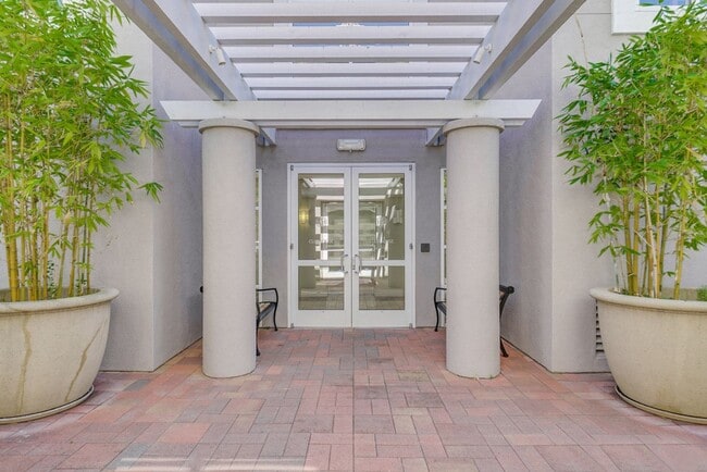 Building Photo - Large Santa Clara 1 Bedroom Condo in Rivermark Area