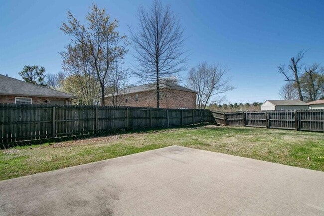 Building Photo - 2371- B Ellsworth Drive