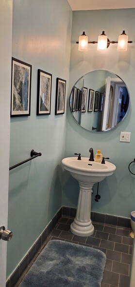 ART in bathroom - 346 Bushkill St