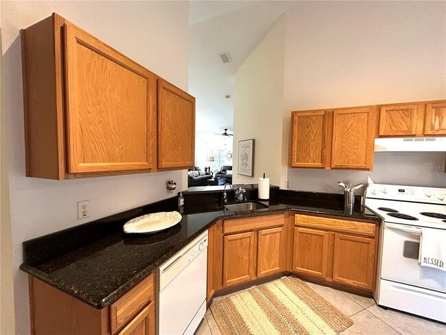 Building Photo - 585 Grand Canal Dr