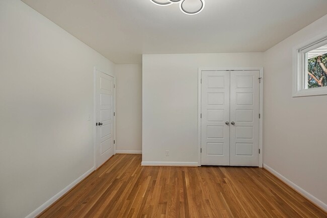 Building Photo - 584 Joyce Ln