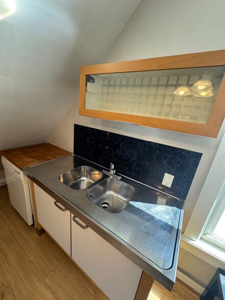 Building Photo - 3450 Clifton Ave