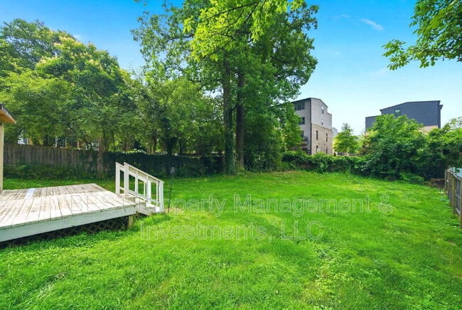 Building Photo - 2208 Wilmore Dr