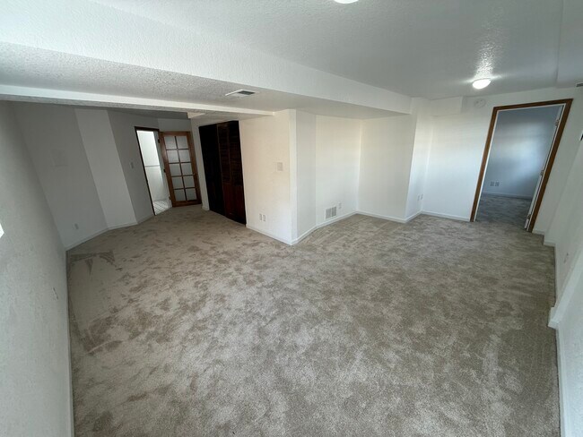 Building Photo - 2060 Yarrow St