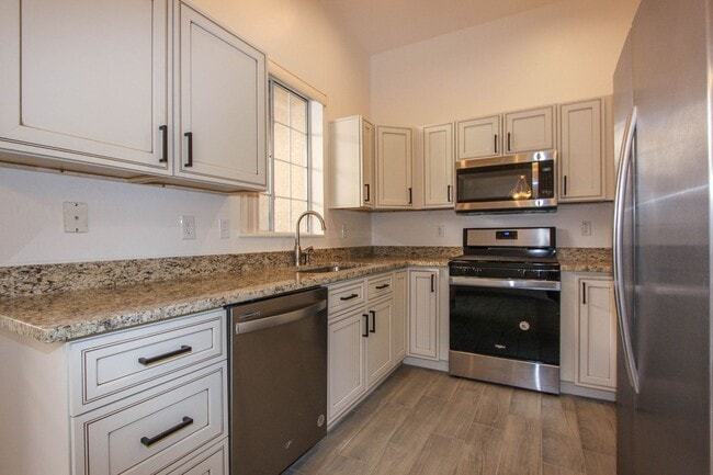 Building Photo - Prescott Valley Duplex with 2 Car Garage