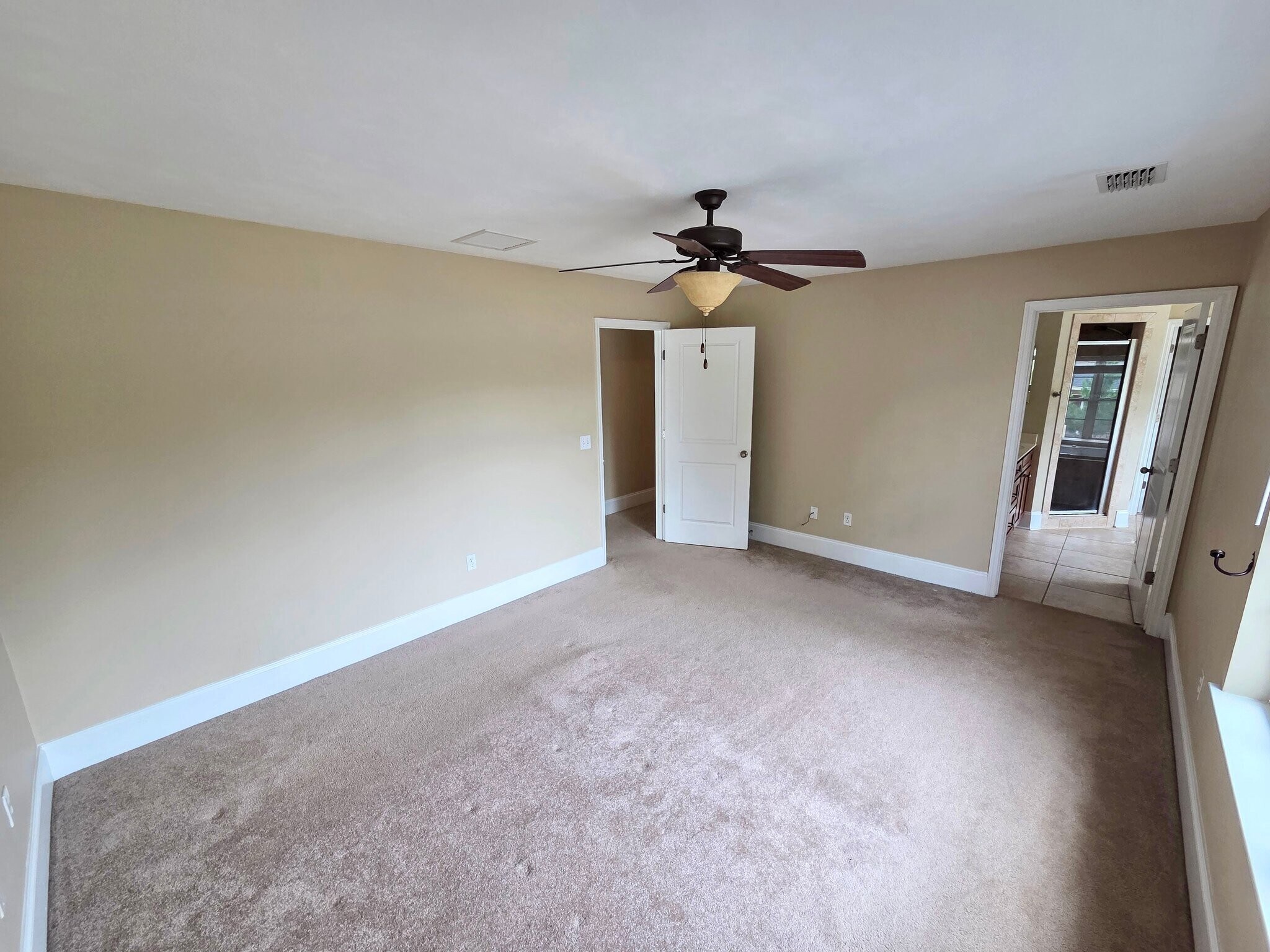 Building Photo - 1621 Shadowmoss Ave