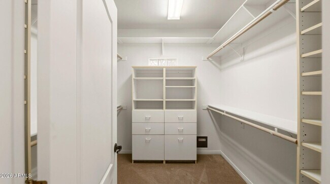 Building Photo - 8638 E Dahlia Dr