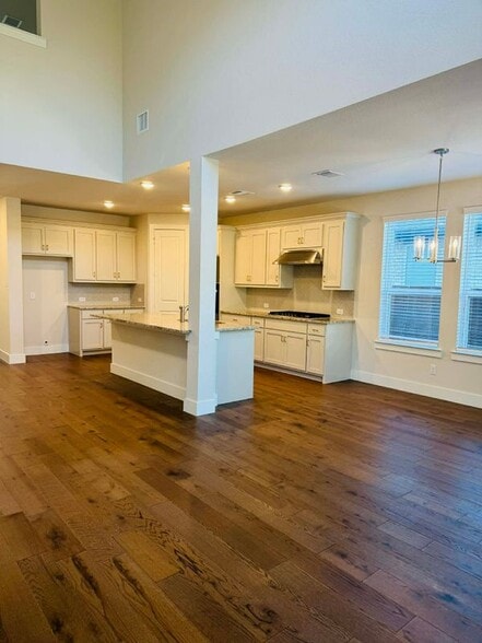 Building Photo - 6506 Vivian Ln