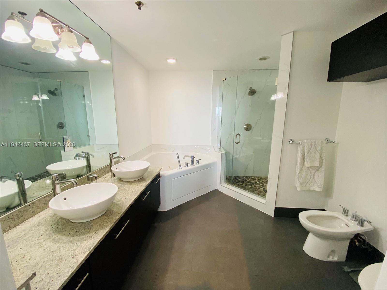 Building Photo - 3029 NE 188th St