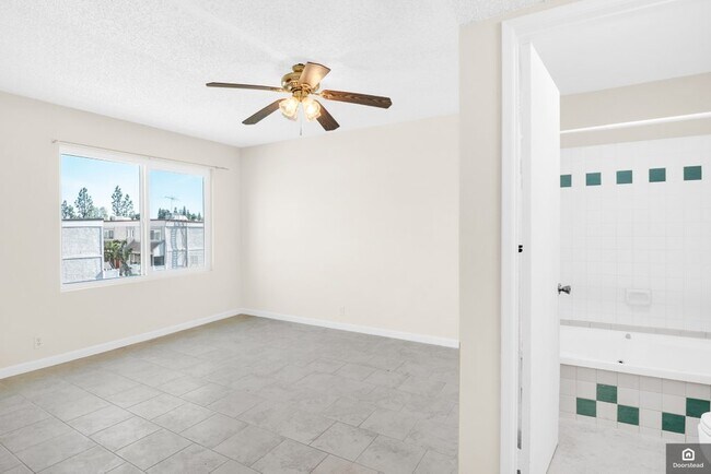Building Photo - 18411 Hatteras St