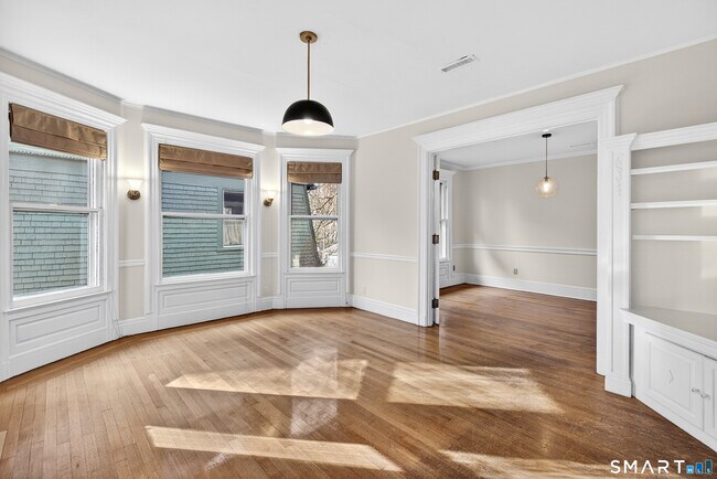 Building Photo - 339 Willow St