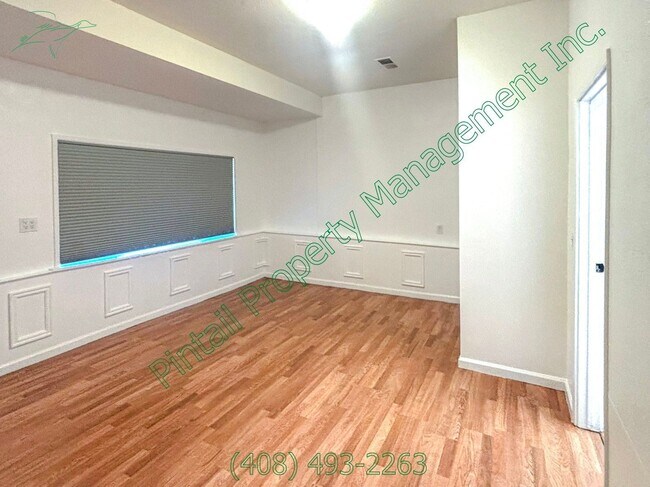 Building Photo - 3428 San Marino Ave