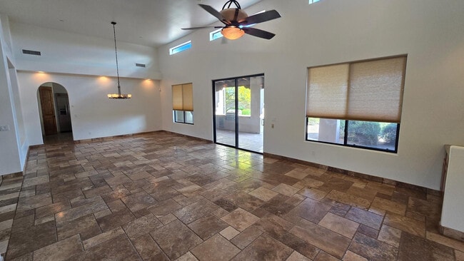 Building Photo - 4485 E Quail Brush Rd