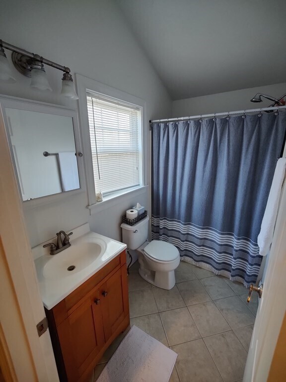 Building Photo - 36 Monroe St