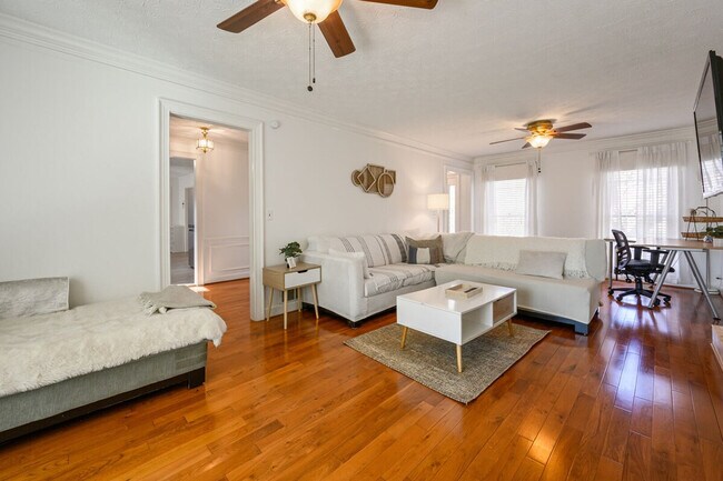 Building Photo - 1223 Settlebench Ln