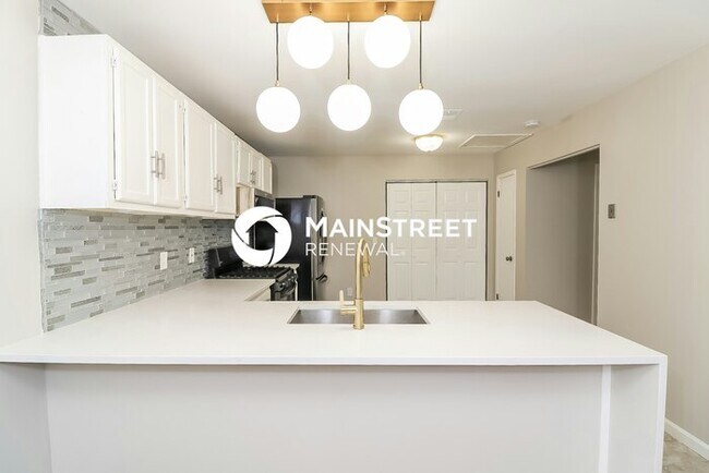 Building Photo - 3 Bedroom Pet-Friendly Home in Marietta, GA with Main Street Renewal