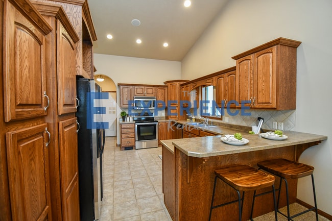 Building Photo - 3908 W 89th St