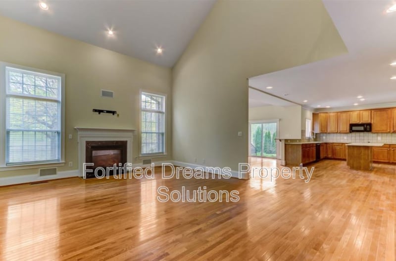 Building Photo - 6421 Ashton Park Dr