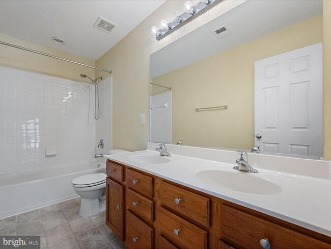Building Photo - 207 MacKenzie Ln