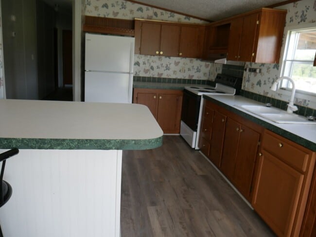 Building Photo - Adorable mobile home in Quitman