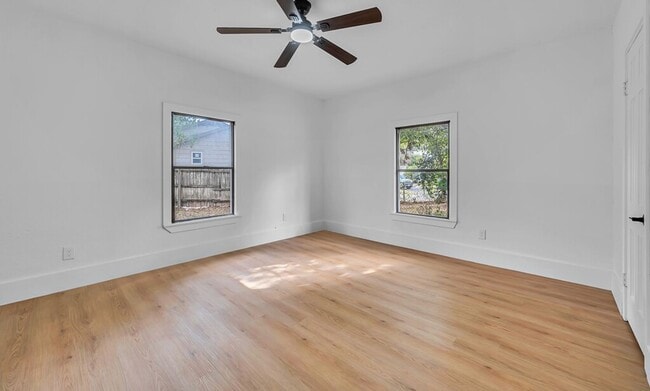 Building Photo - Well-maintained 2BD 1BA Home in Waco