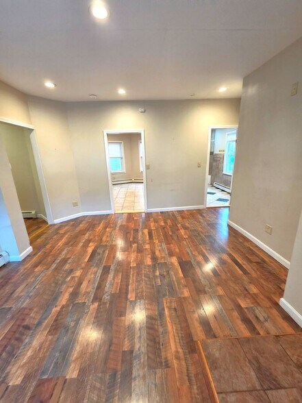 Building Photo - 1340 Cranston St