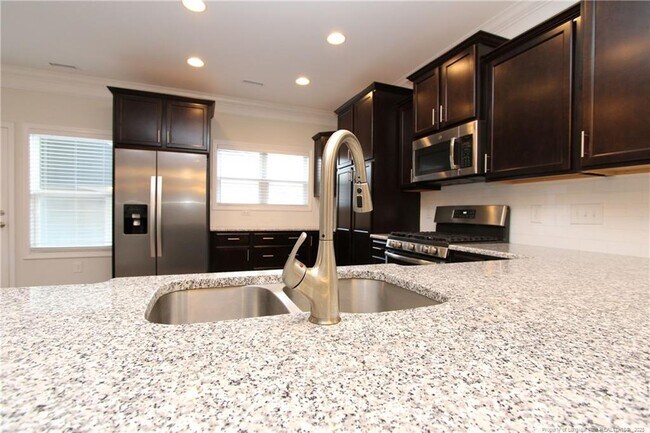 Building Photo - 1245 Russet Ln