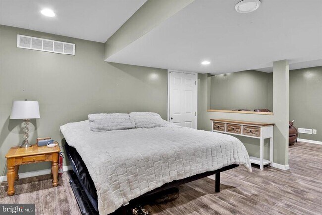 Building Photo - 388 Sapling Way