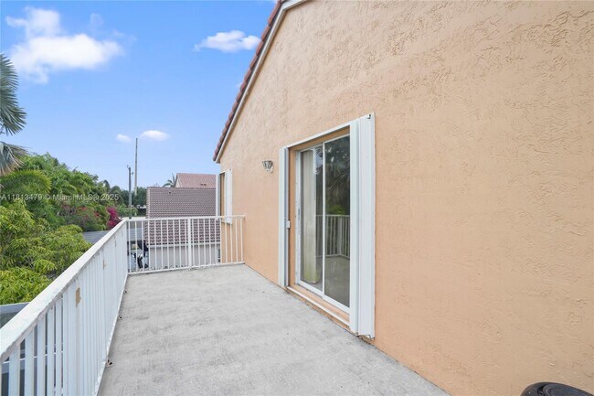 Building Photo - 18405 NW 9th Ct