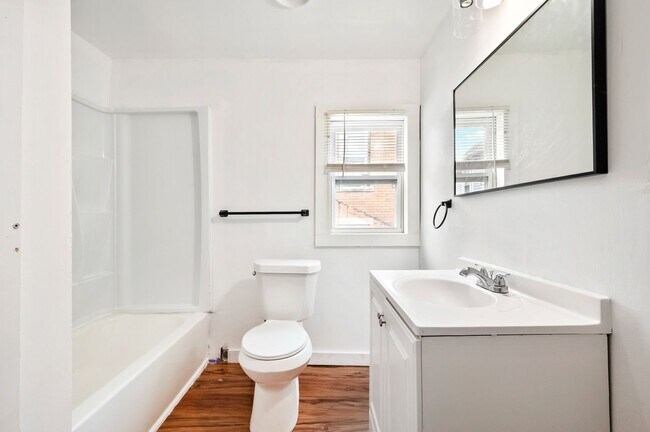 Building Photo - 921 15th St