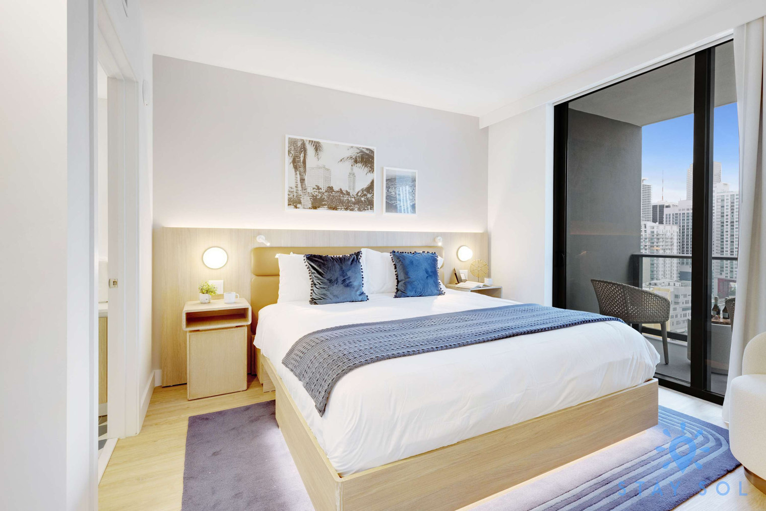 Building Photo - 601 NE 1st Ave