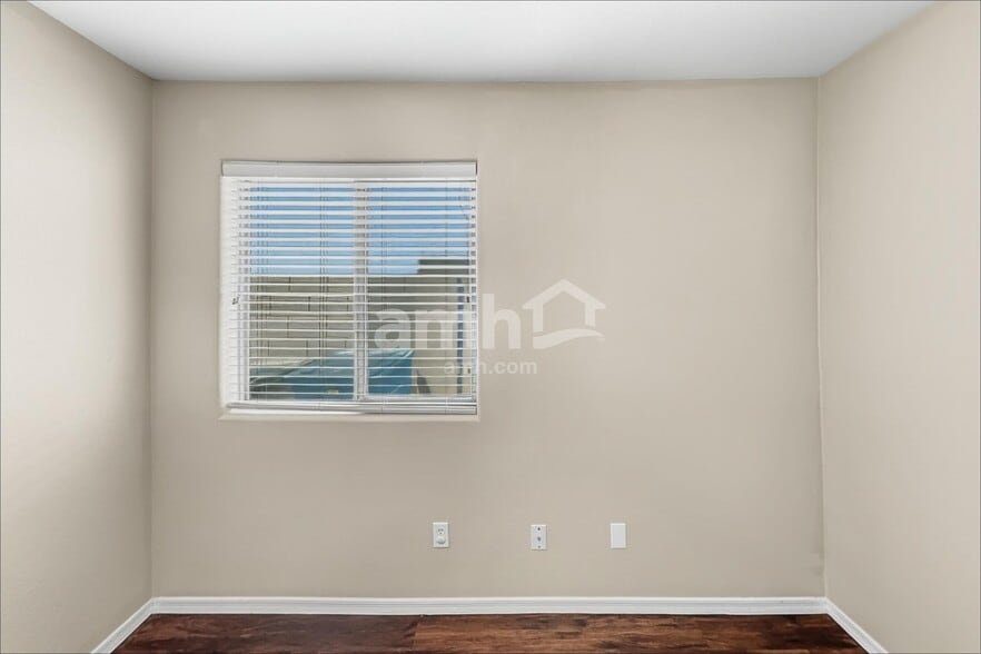 Building Photo - 5520 W Minton Ave