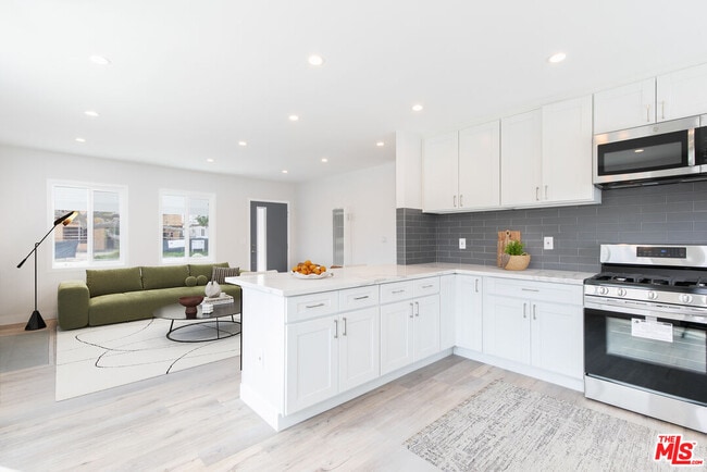 Building Photo - 3872 Bentley Ave