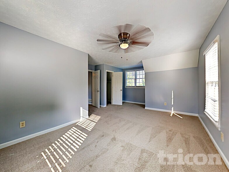 Building Photo - 3850 Paulownia Dr