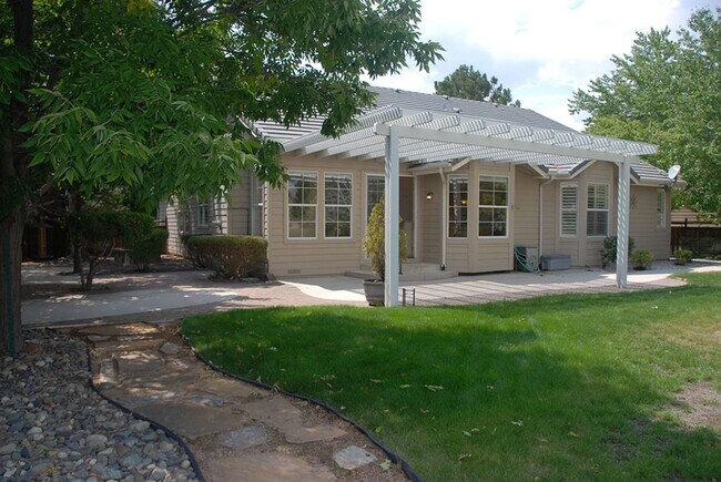 Building Photo - Red Hawk Golf View Home