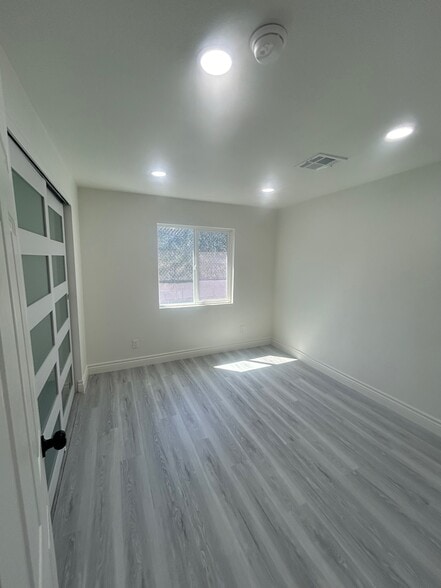 Building Photo - 210 W Monroe Ave