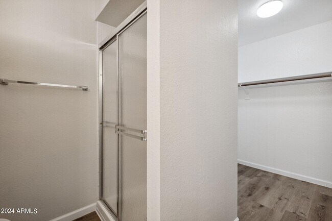 Building Photo - 5644 S 41st Pl