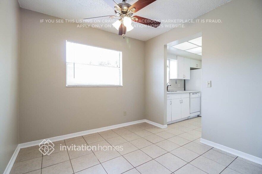Building Photo - 409 S Hawthorn Cir