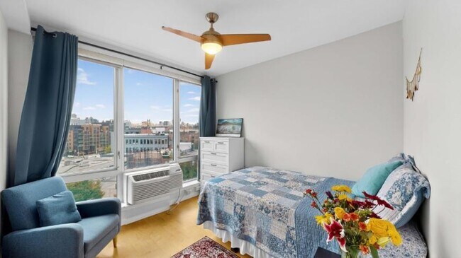 Building Photo - 2 bedroom in LONG ISLAND CITY NY 11101