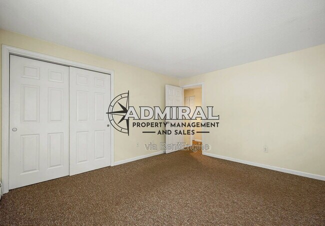 Building Photo - 65 Woodland Green