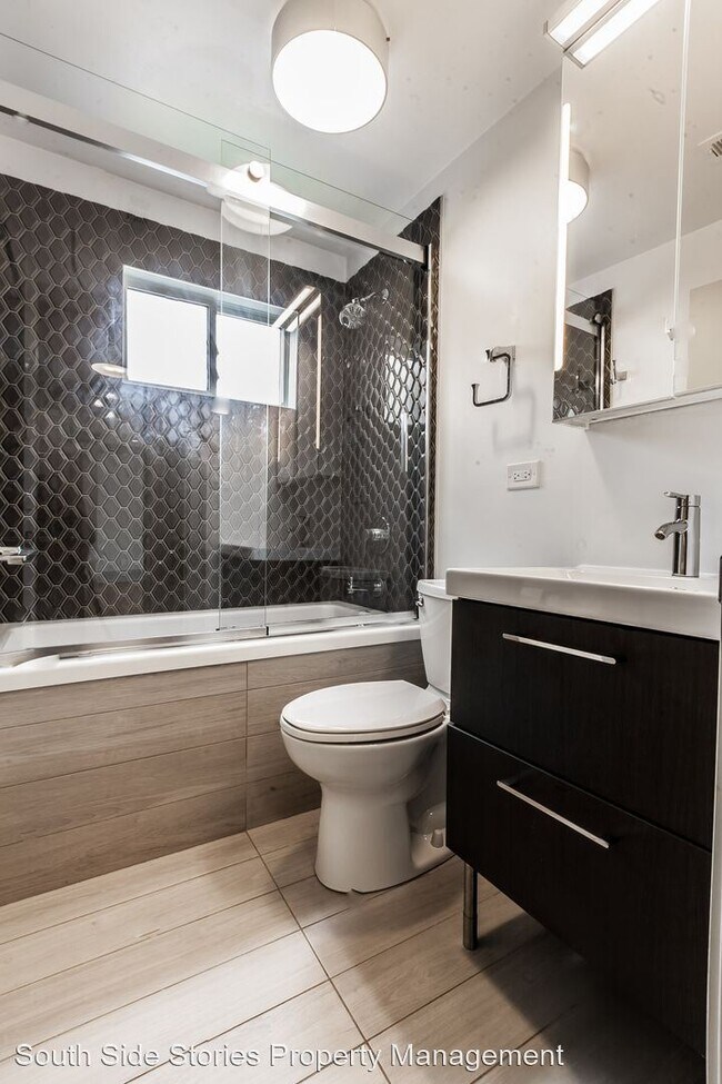 Building Photo - 4950 S King Dr