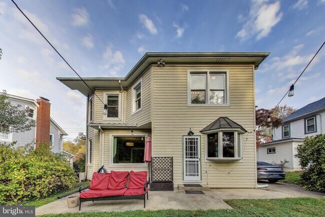 Building Photo - 19 Maryland Ave