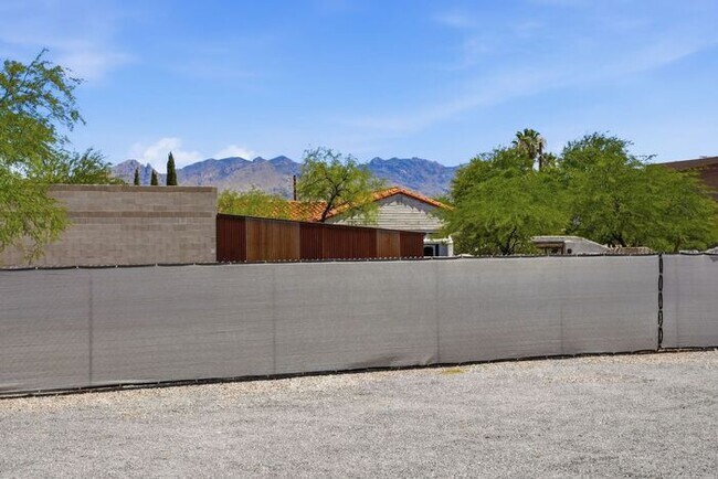 Building Photo - Bright & Airy 2-Bedroom Midtown Tucson Apartment Near TMC & The Loop