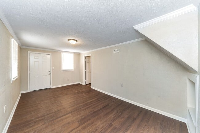 Building Photo - 620 5th Ave SW